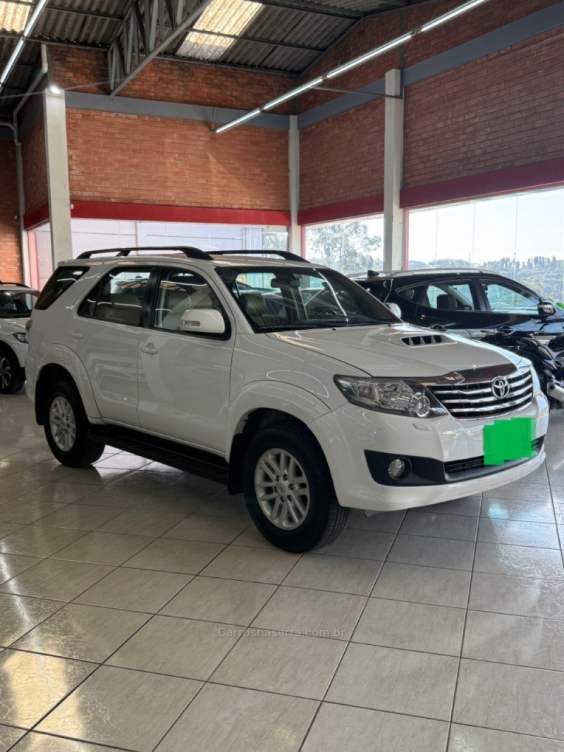 hilux sw4 3.0 srv 4x4 7 lugares 16v turbo intercooler diesel 4p automatico 2013 bento goncalves