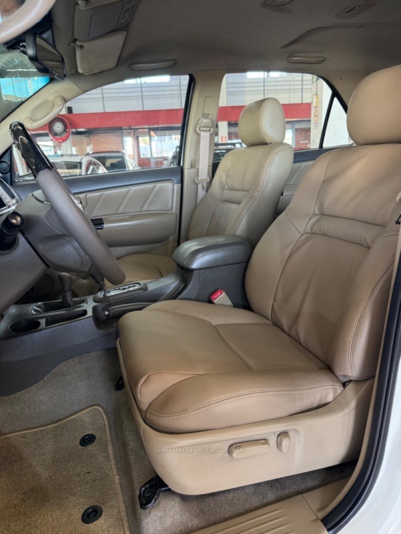 HILUX SW4 3.0 SRV 4X4 7 LUGARES 16V TURBO INTERCOOLER DIESEL 4P AUTOMÁTICO - 2013 - BENTO GONçALVES