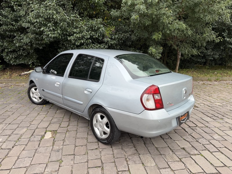CLIO 1.0 PRIVILÉGE SEDAN 16V FLEX 4P MANUAL - 2007 - CAXIAS DO SUL