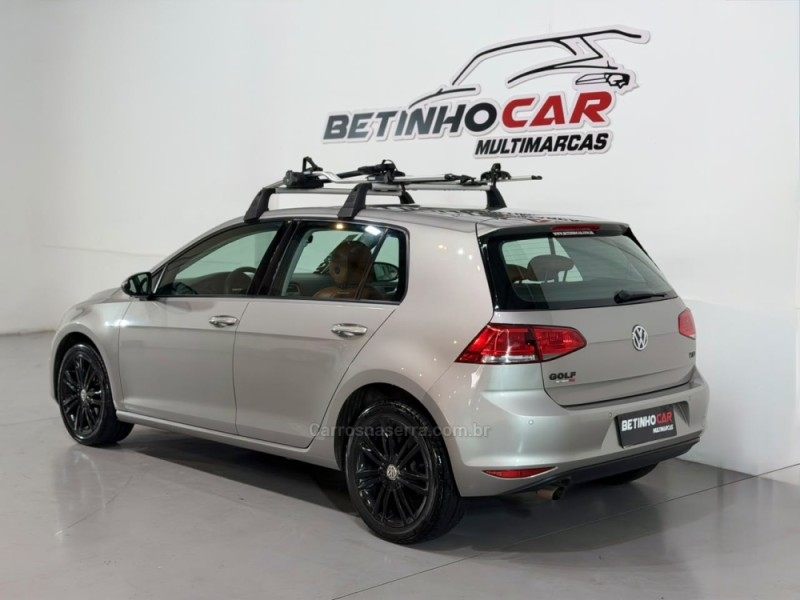 GOLF 1.0 TSI COMFORTLINE 12V TOTAL FLEX 4P MANUAL - 2017 - ESTâNCIA VELHA