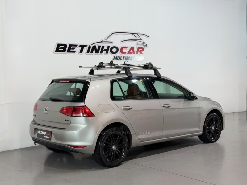GOLF 1.0 TSI COMFORTLINE 12V TOTAL FLEX 4P MANUAL - 2017 - ESTâNCIA VELHA
