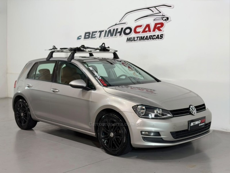 GOLF 1.0 TSI COMFORTLINE 12V TOTAL FLEX 4P MANUAL - 2017 - ESTâNCIA VELHA