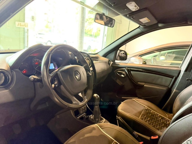 DUSTER OROCH 1.6 16V FLEX DYNAMIQUE 4P MANUAL - 2017 - BENTO GONçALVES