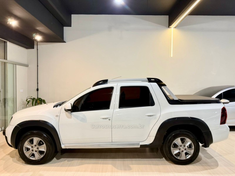 DUSTER OROCH 1.6 16V FLEX DYNAMIQUE 4P MANUAL - 2017 - BENTO GONçALVES