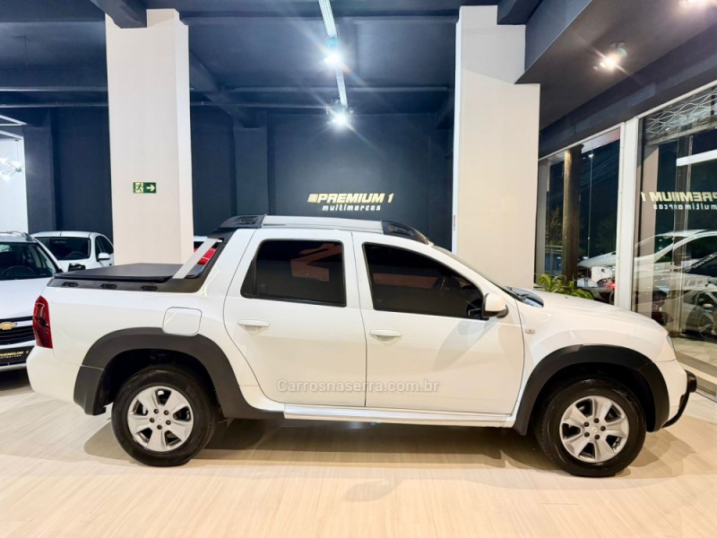 DUSTER OROCH 1.6 16V FLEX DYNAMIQUE 4P MANUAL - 2017 - BENTO GONçALVES