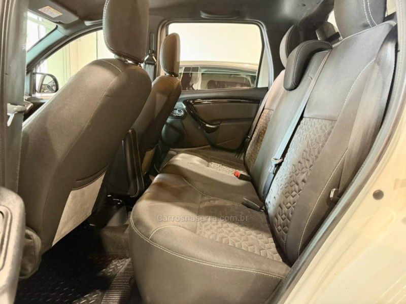 DUSTER OROCH 1.6 16V FLEX DYNAMIQUE 4P MANUAL - 2017 - BENTO GONçALVES