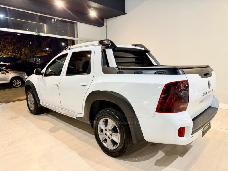DUSTER OROCH 1.6 16V FLEX DYNAMIQUE 4P MANUAL - 2017 - BENTO GONçALVES
