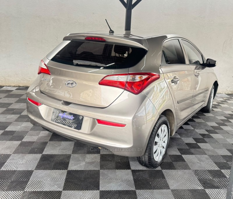 HB20 1.0 COMFORT 16V FLEX 4P MANUAL - 2017 - NOVO HAMBURGO