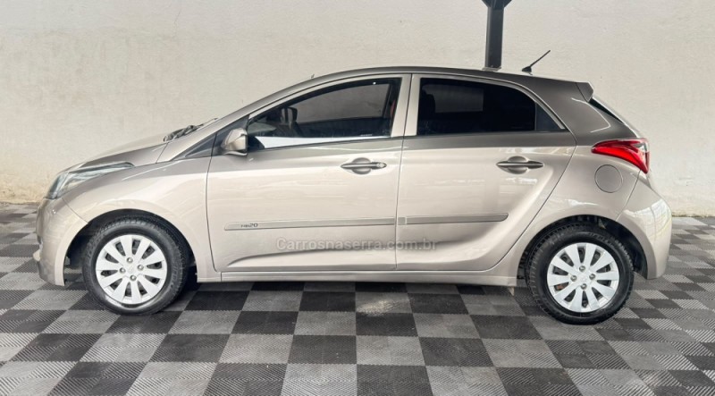 HB20 1.0 COMFORT 16V FLEX 4P MANUAL - 2017 - NOVO HAMBURGO