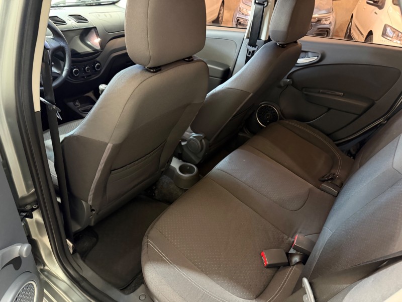 SIENA 1.4 MPI ATTRACTIVE 8V FLEX 4P MANUAL - 2015 - CAXIAS DO SUL