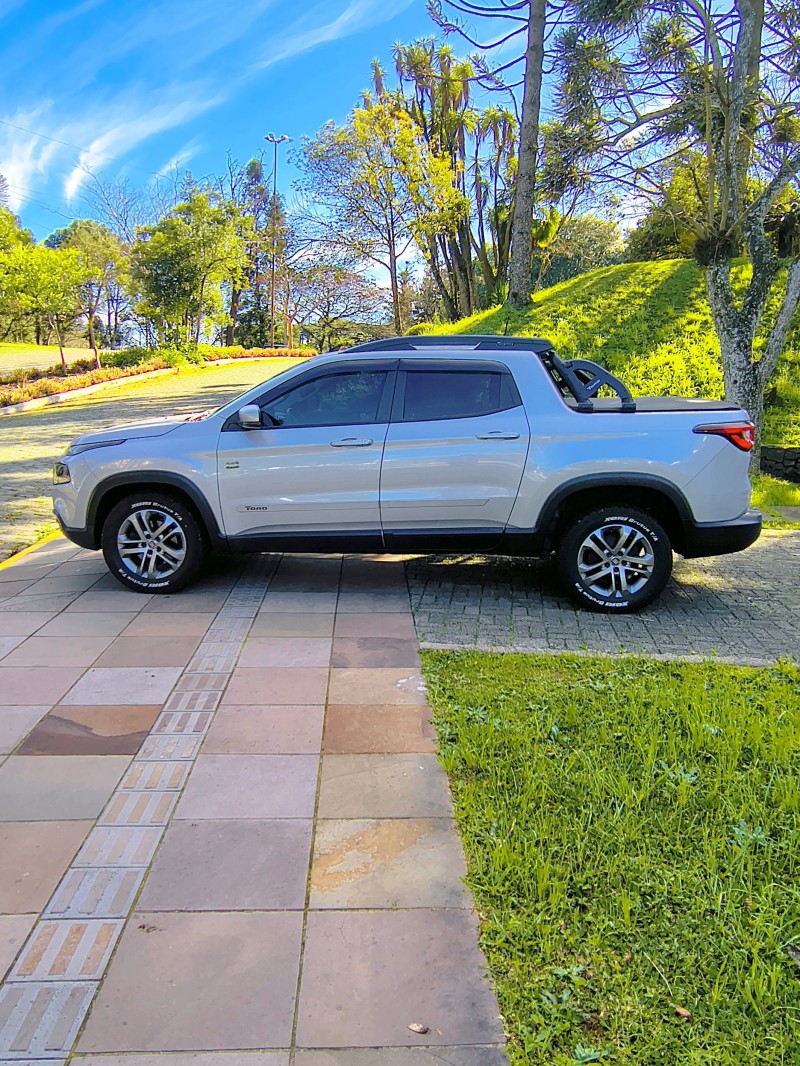 TORO 2.0 16V TURBO DIESEL FREEDOM 4WD AT9 AUTOMÁTICO - 2018 - FARROUPILHA