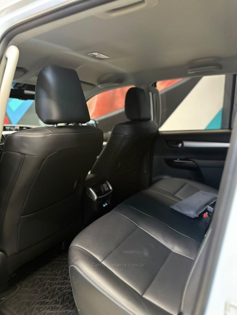 HILUX 2.8 SRX PLUS 4X4 CD TURBO DIESEL 4P AUTOMÁTICO - 2025 - NOVO HAMBURGO