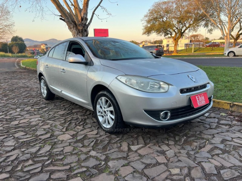 FLUENCE 2.0 DYNAMIQUE 16V FLEX 4P MANUAL - 2013 - DOIS IRMãOS