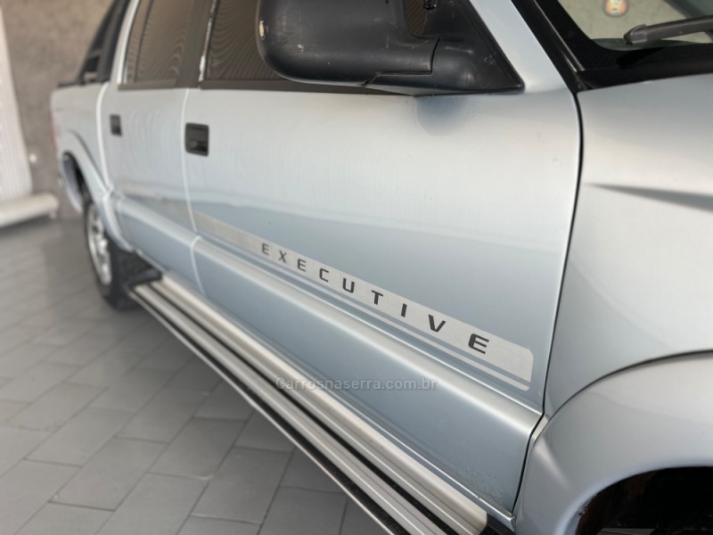 S10 2.8 EXECUTIVE 4X4 CD 12V TURBO INTERCOOLER DIESEL 4P MANUAL - 2010 - CAXIAS DO SUL