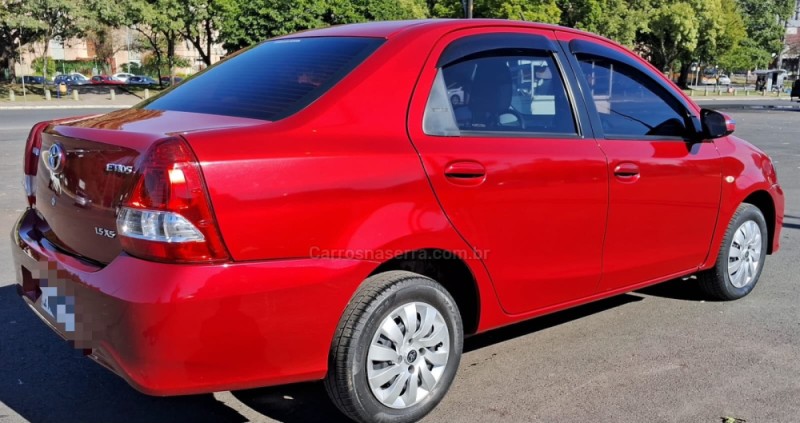 ETIOS 1.5 PLATINUM SEDAN 16V FLEX 4P AUTOMÁTICO - 2018 - DOIS IRMãOS