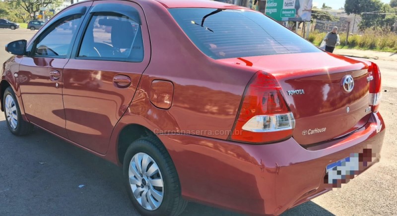 ETIOS 1.5 PLATINUM SEDAN 16V FLEX 4P AUTOMÁTICO - 2018 - DOIS IRMãOS