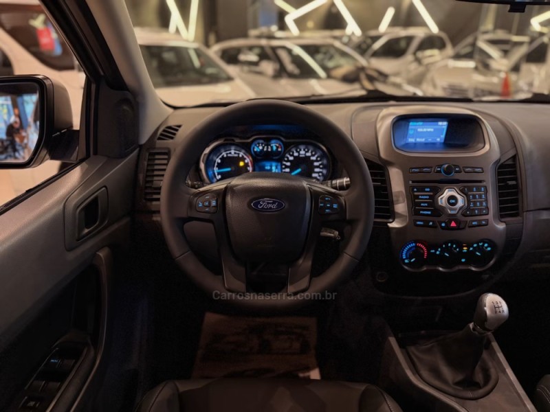 RANGER 2.5 XLT 4X2 CD 16V FLEX 4P MANUAL - 2015 - NOVO HAMBURGO