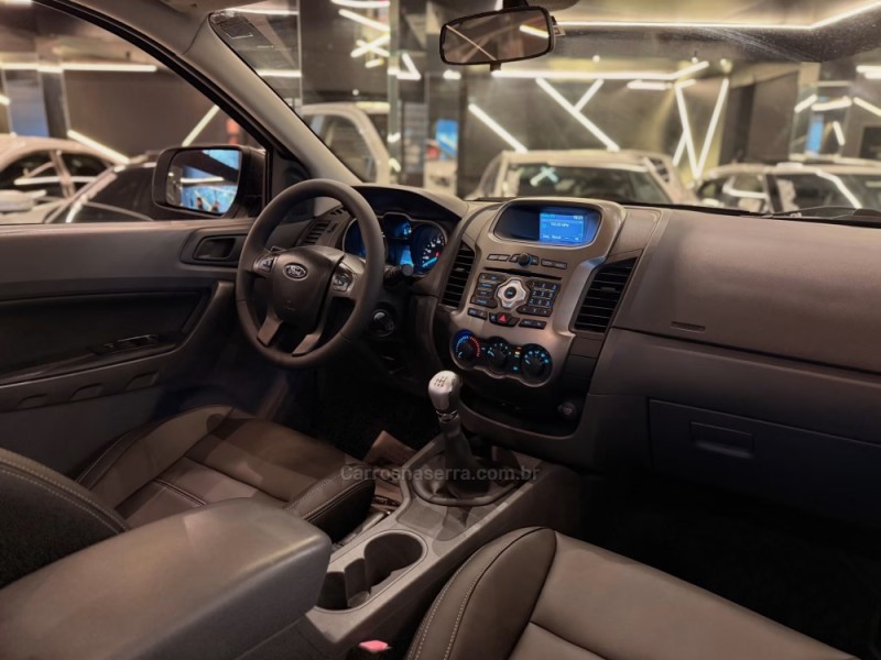 RANGER 2.5 XLT 4X2 CD 16V FLEX 4P MANUAL - 2015 - NOVO HAMBURGO