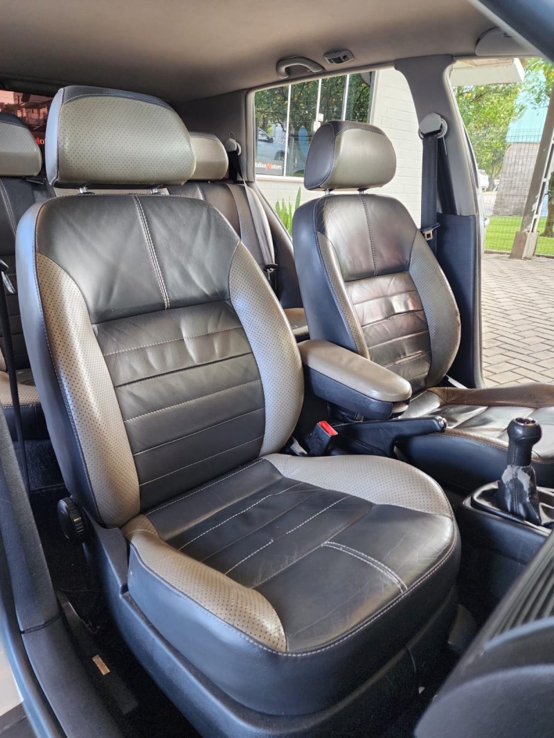 GOLF 1.6 MI SPORTLINE 8V FLEX 4P MANUAL - 2008 - CAXIAS DO SUL