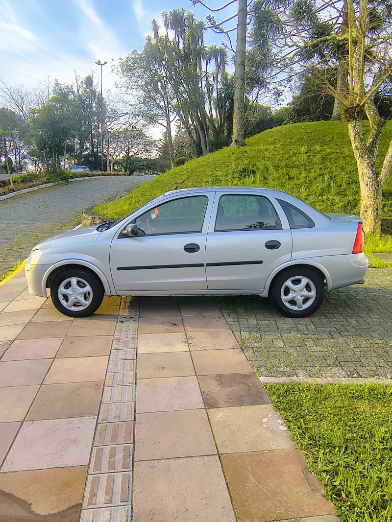 CORSA 1.8 MPFI MAXX SEDAN 8V FLEX 4P MANUAL - 2005 - FARROUPILHA