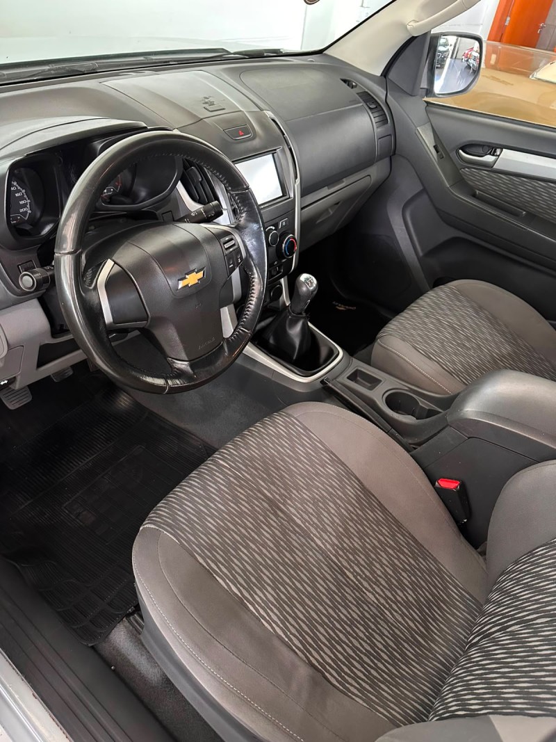 S10 2.8 LT 4X2 CD 16V TURBO DIESEL 4P MANUAL - 2013 - FARROUPILHA
