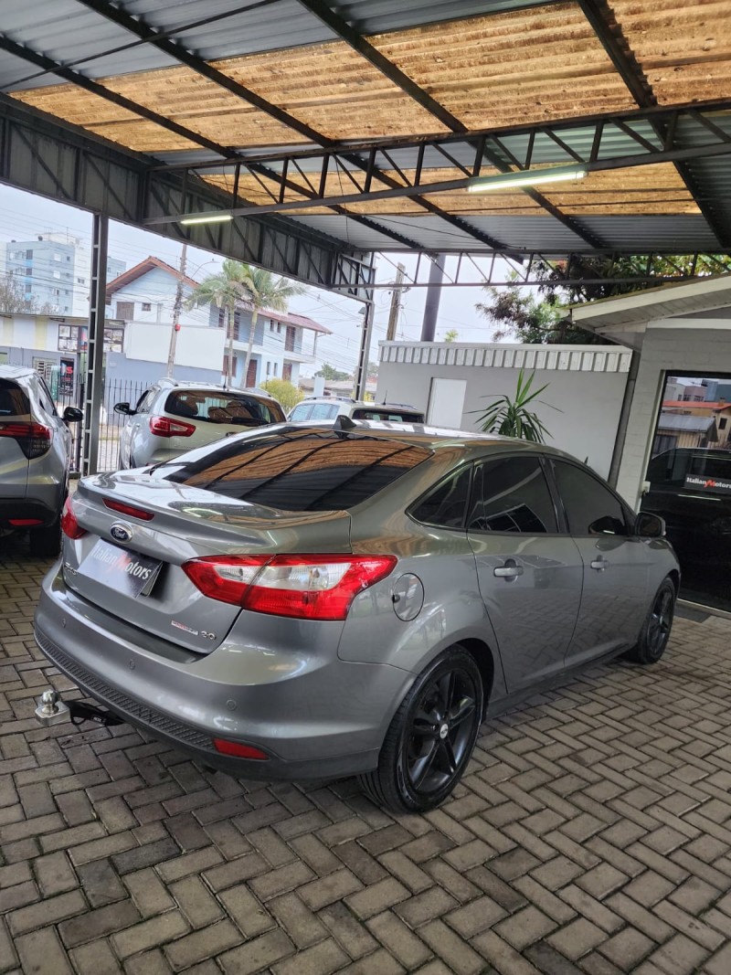 FOCUS 2.0 SE SEDAN 16V FLEX 4P AUTOMÁTICO - 2014 - CAXIAS DO SUL