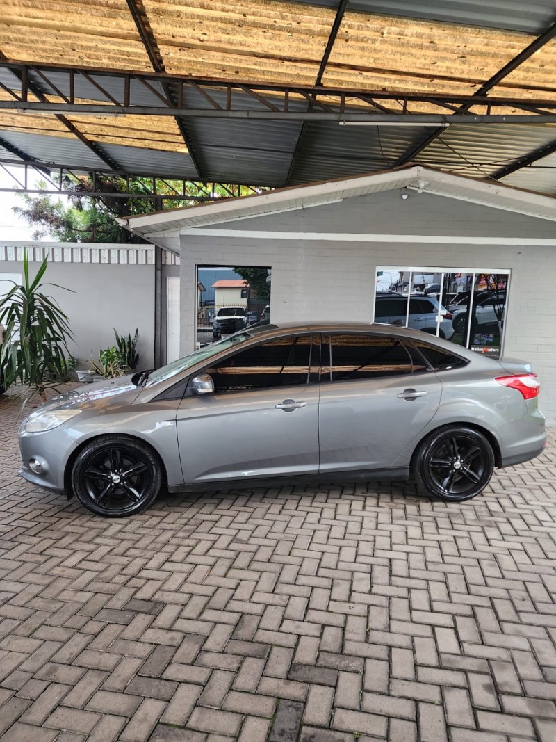 FOCUS 2.0 SE SEDAN 16V FLEX 4P AUTOMÁTICO - 2014 - CAXIAS DO SUL