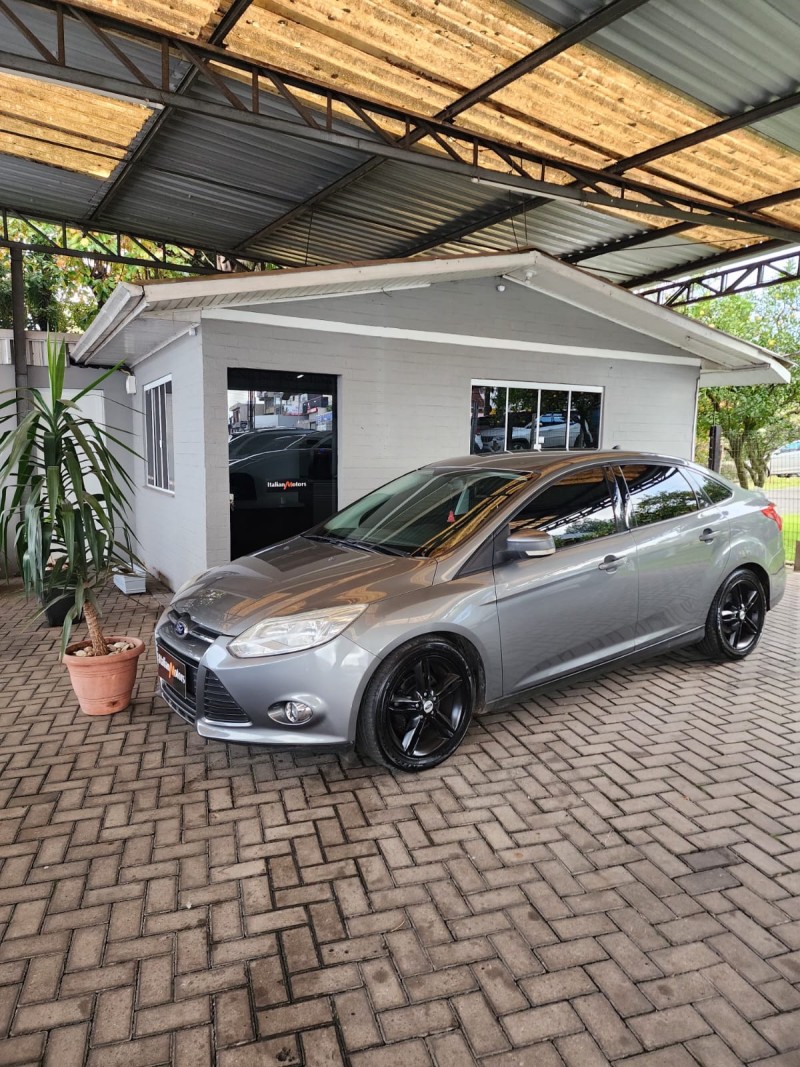 focus 2.0 se sedan 16v flex 4p automatico 2014 caxias do sul