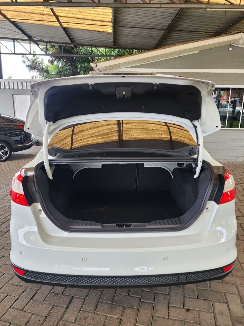 FOCUS 2.0 TITANIUM SEDAN 16V FLEX 4P AUTOMÁTICO - 2015 - CAXIAS DO SUL