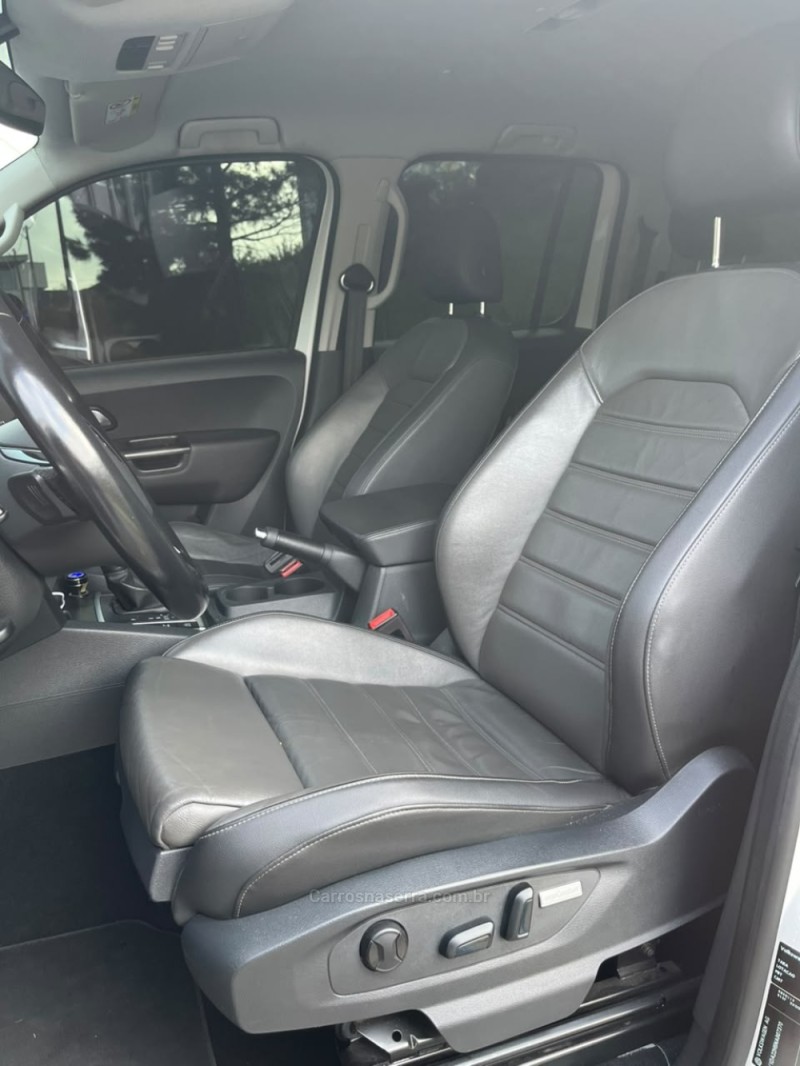 AMAROK 3.0 V6 TDI HIGHLINE CD DIESEL 4MOTION AUTOMÁTICO - 2022 - CAXIAS DO SUL