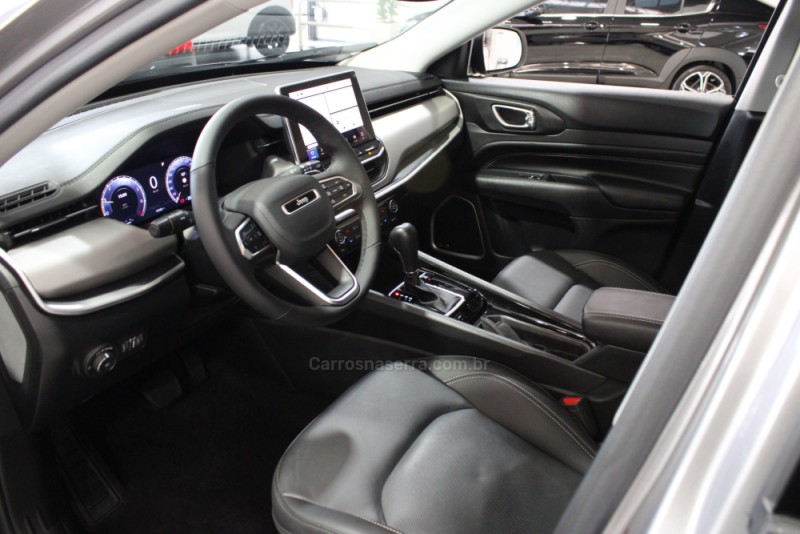 COMPASS 1.3 LONGITUDE T270 16V TURBO FLEX 4P AUTOMÁTICO - 2025 - CAXIAS DO SUL