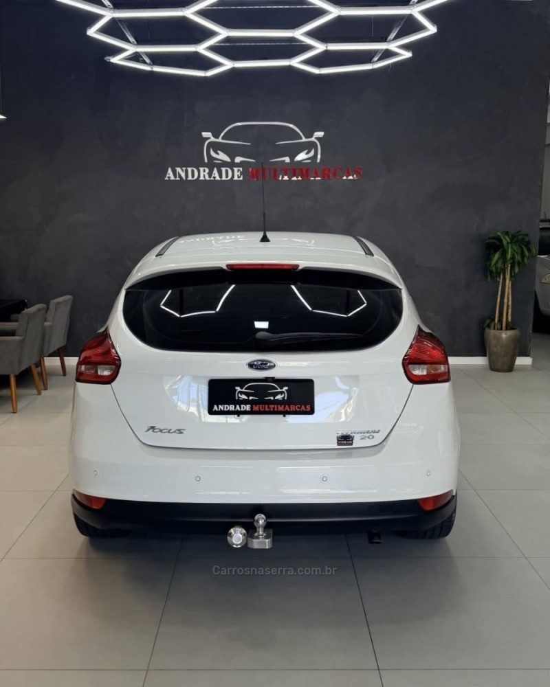 FOCUS 2.0 TITANIUM HATCH 16V FLEX 4P AUTOMÁTICO - 2016 - CAXIAS DO SUL