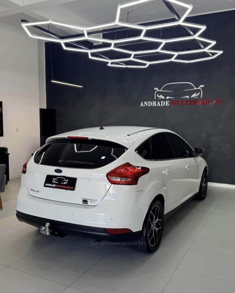 FOCUS 2.0 TITANIUM HATCH 16V FLEX 4P AUTOMÁTICO - 2016 - CAXIAS DO SUL