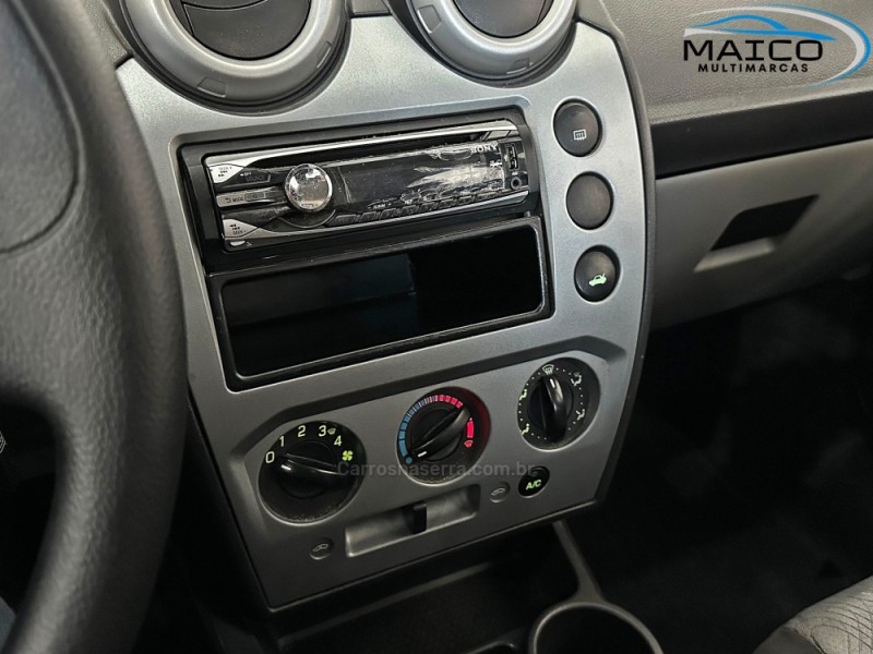 FIESTA 1.6 MPI CLASS SEDAN 8V FLEX 4P MANUAL - 2009 - NOVO HAMBURGO