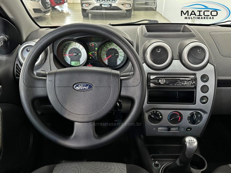 FIESTA 1.6 MPI CLASS SEDAN 8V FLEX 4P MANUAL - 2009 - NOVO HAMBURGO
