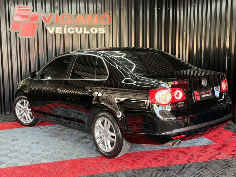 JETTA 2.5 I 20V 150CV GASOLINA 4P TIPTRONIC - 2009 - CAXIAS DO SUL