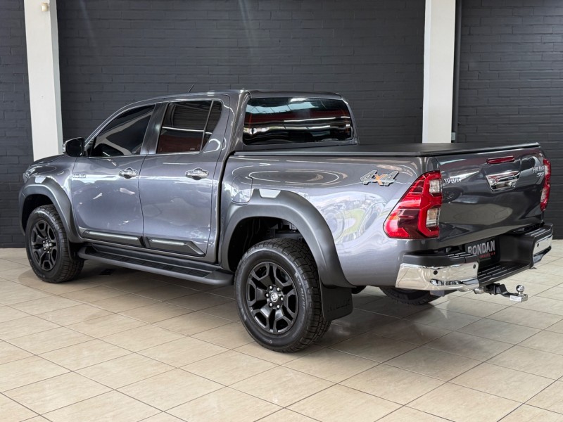 HILUX 2.8 SRX LIMITED 4X4 CD 16V DIESEL 4P AUTOMÁTICO - 2023 - FARROUPILHA