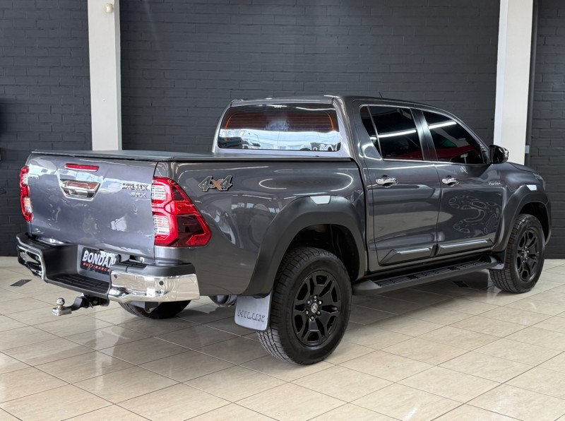 HILUX 2.8 SRX LIMITED 4X4 CD 16V DIESEL 4P AUTOMÁTICO - 2023 - FARROUPILHA
