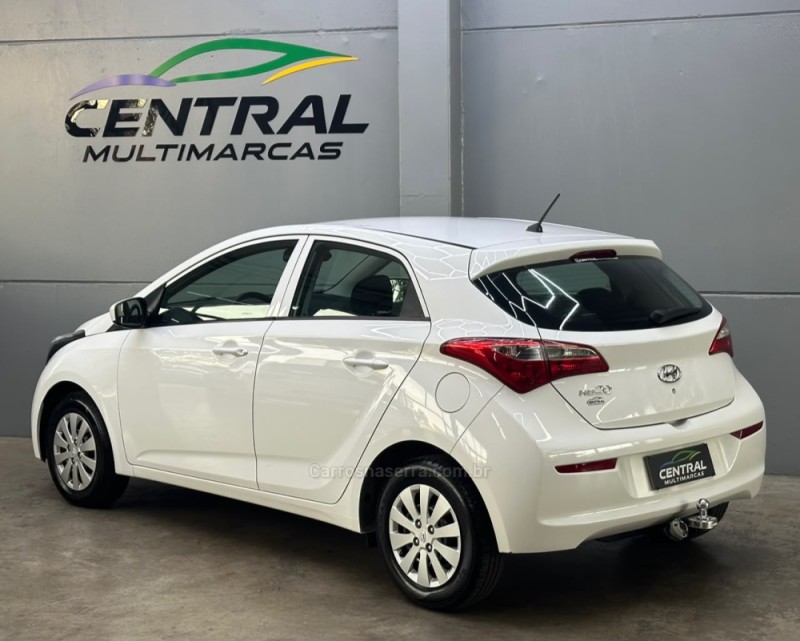 HB20 1.0 COMFORT 16V FLEX 4P MANUAL - 2017 - VACARIA