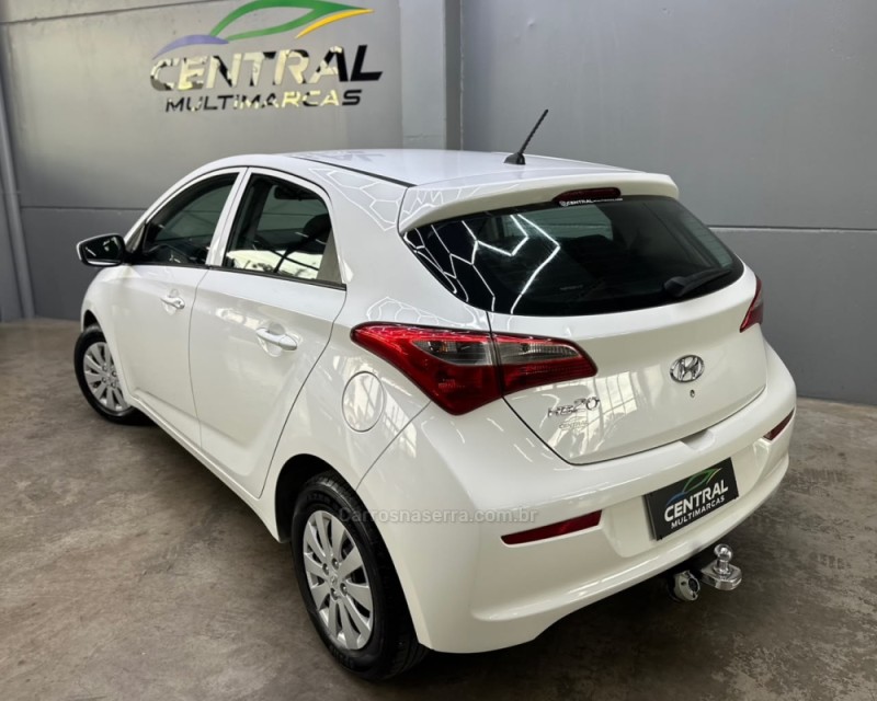 HB20 1.0 COMFORT 16V FLEX 4P MANUAL - 2017 - VACARIA