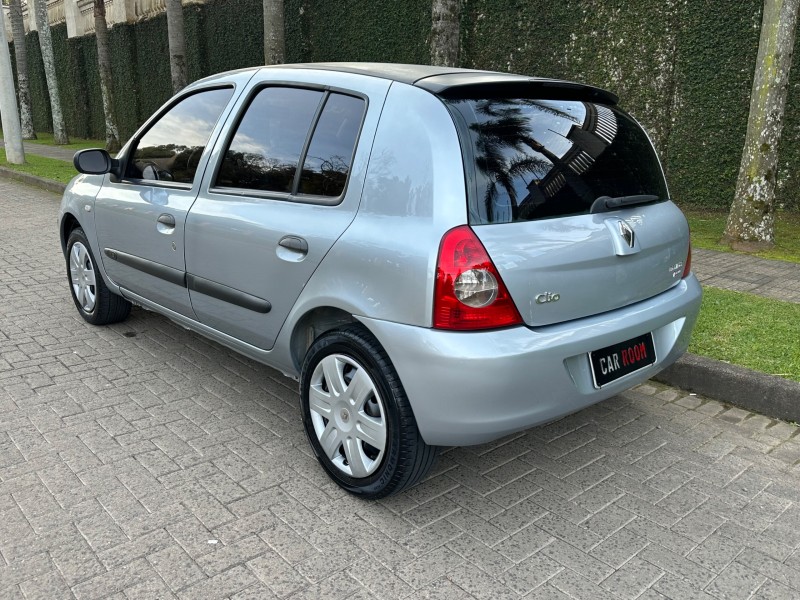 CLIO 1.0 AUTHENTIQUE 16V FLEX 4P MANUAL - 2006 - CAXIAS DO SUL