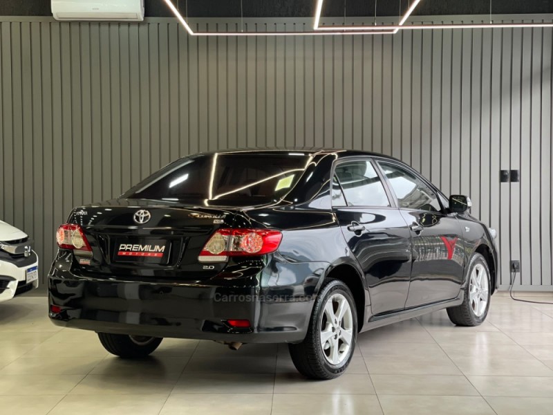COROLLA 2.0 XEI 16V FLEX 4P AUTOMÁTICO - 2013 - DOIS IRMãOS