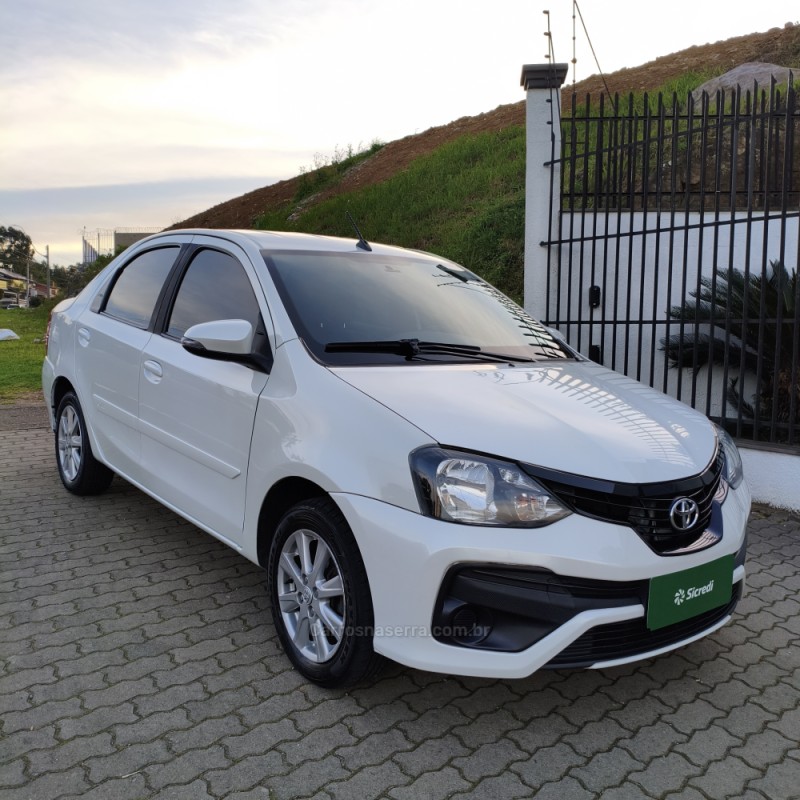 ETIOS 1.5 X PLUS SEDAN 16V FLEX 4P MANUAL - 2020 - CAXIAS DO SUL