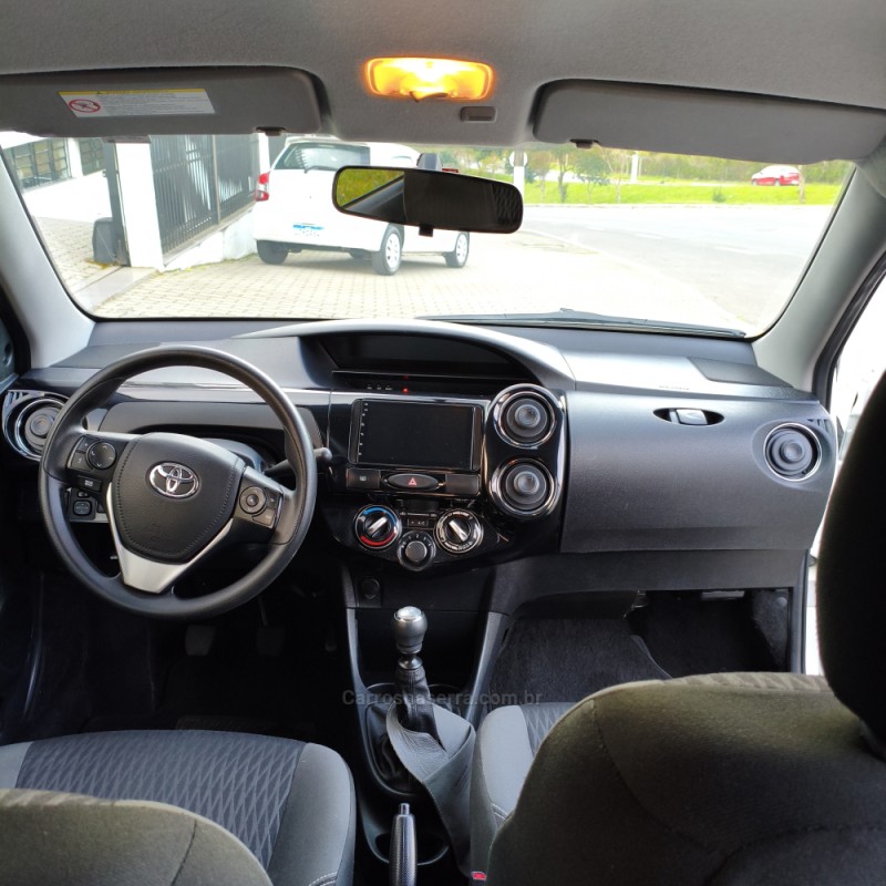 ETIOS 1.5 X PLUS SEDAN 16V FLEX 4P MANUAL - 2020 - CAXIAS DO SUL