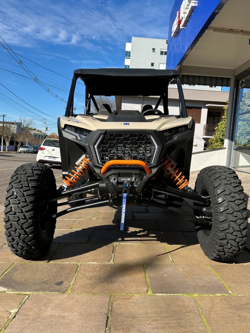 RZR  - 2026 - GUAPORé