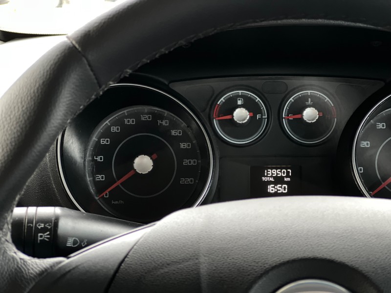 PUNTO 1.4 ATTRACTIVE 8V FLEX 4P MANUAL - 2015 - BENTO GONçALVES