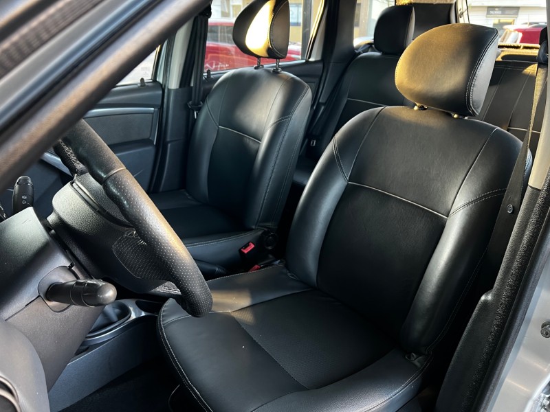 DUSTER 1.6 DYNAMIQUE 4X2 16V FLEX 4P MANUAL - 2014 - BENTO GONçALVES