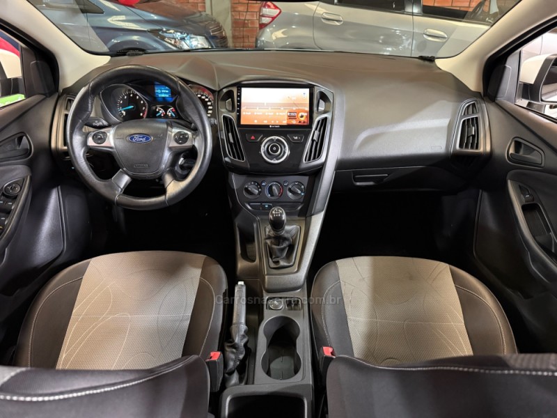 FOCUS 1.6 SE 16V FLEX 4P MANUAL - 2015 - BENTO GONçALVES