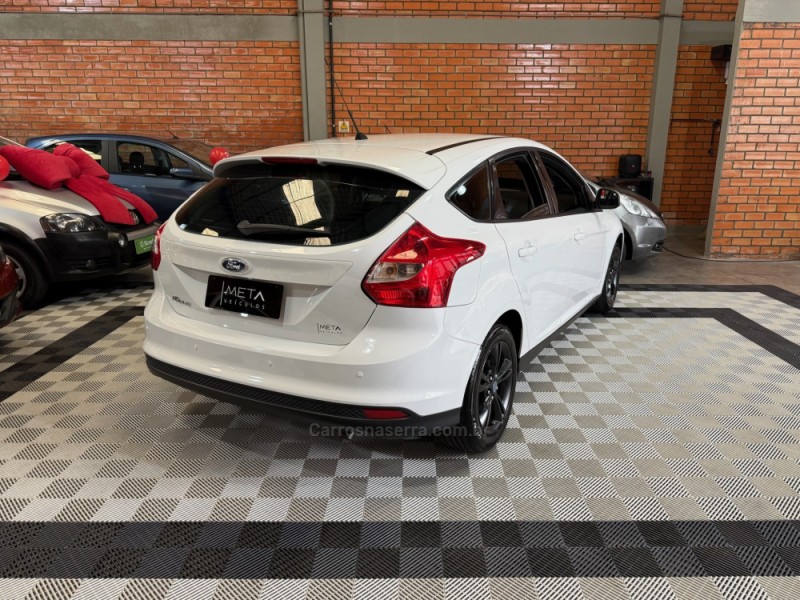 FOCUS 1.6 SE 16V FLEX 4P MANUAL - 2015 - BENTO GONçALVES