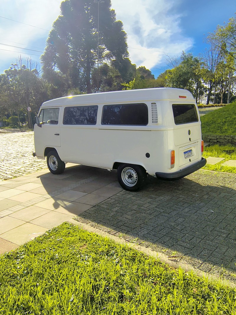KOMBI 1.4 MI STD LOTAÇÃO 8V FLEX 3P MANUAL - 2013 - FARROUPILHA